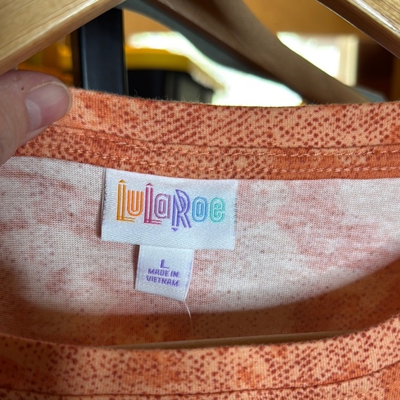 NWT LuLaRoe LEAH DROP SHOULDER CUFF TUNIC Orange Tie Dye Size Large - Picture 2 of 7